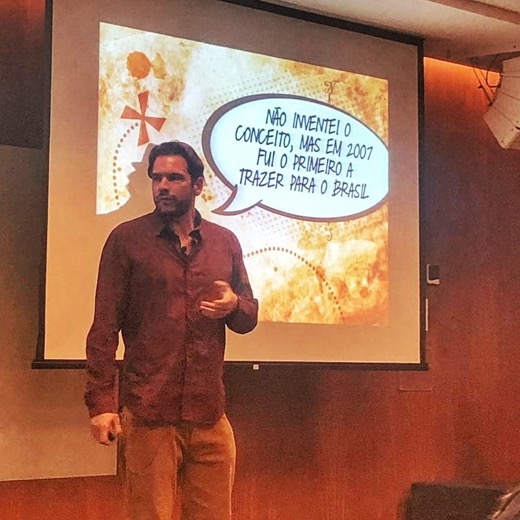 Palestra em espaço intimista