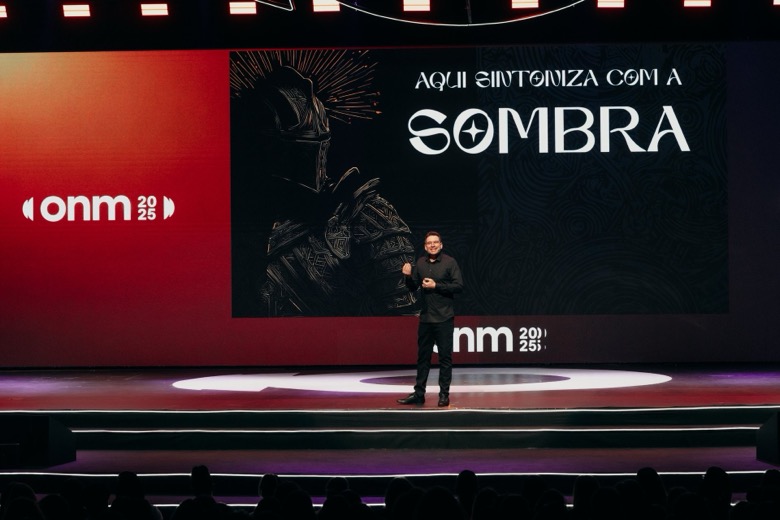 Slide sobre o arquétipo da sombra num telão gigante